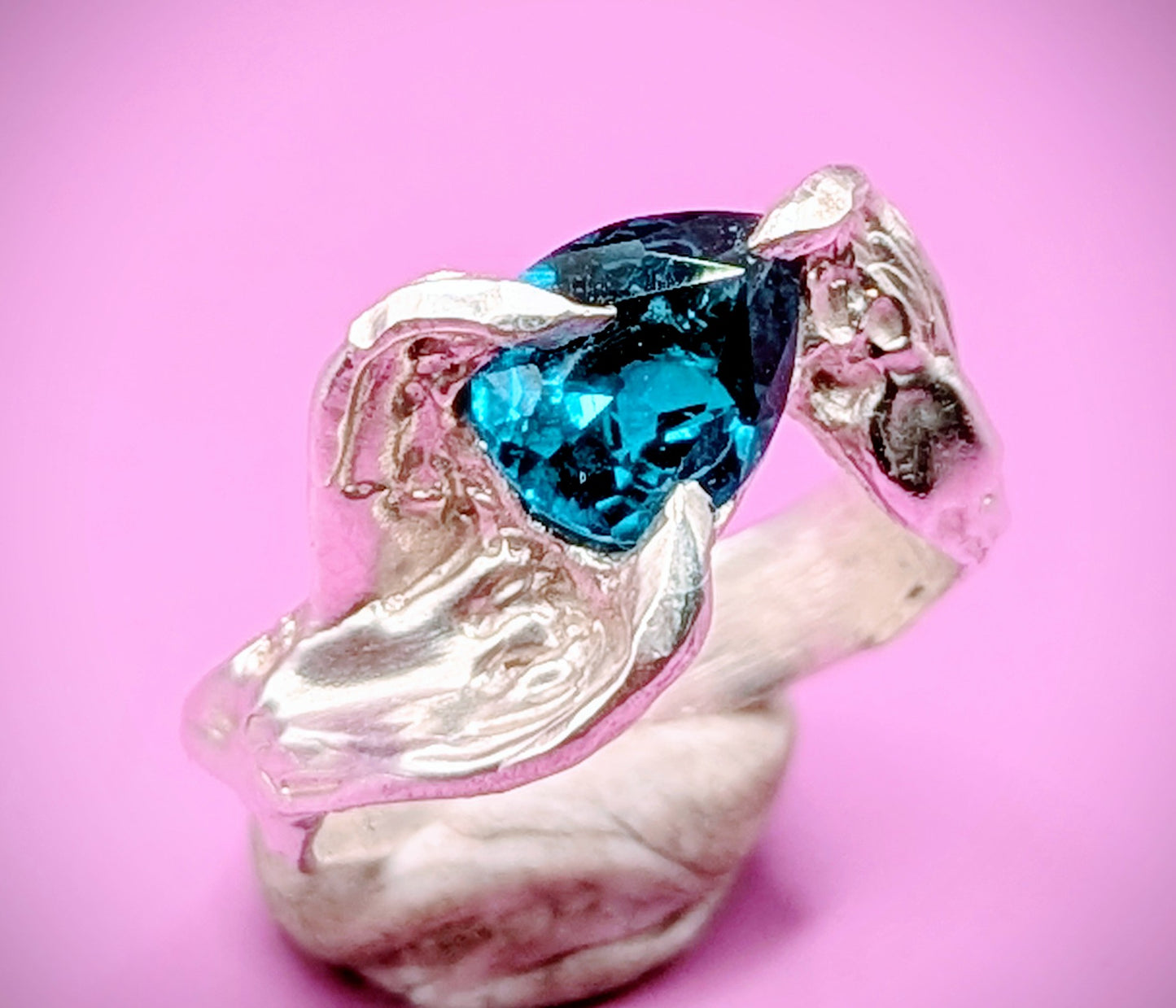 Sculpted silver ring with electric blue Tourmaline gem – expressive artisan jewellery